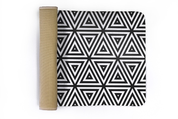 kleiner Teppich Dreieckiges geometrisches Mosaik