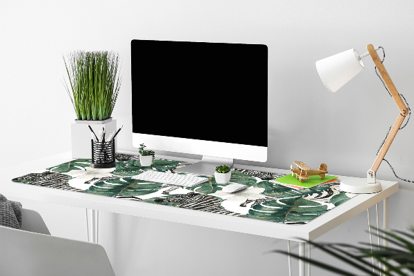 Büro-Schreibtischmatte Zebra in Blättern.